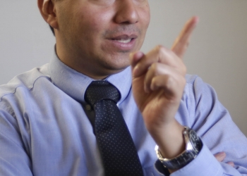 Carlos Timaná Kure, es politólogo y dirige el Centro de Gobierno José Luis Bustamante 
y Rivero.