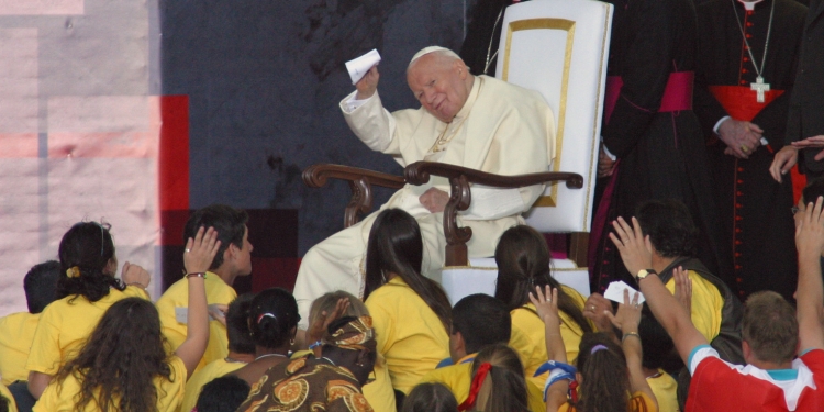 Durante todo su pontificado Juan Pablo II se sintió muy cerca de los jóvenes, a quienes siempre les dedicó palabras y reflexiones.