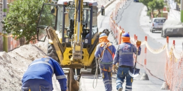 Mientras tanto, avanzan el tendido de redes primarias en el sector de Cerro Colorado.
