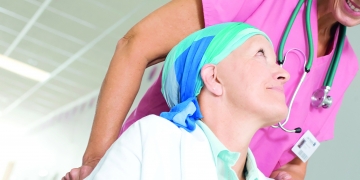 Recibir visitas, estar acompañados y encontrar a amigos forma parte de lo que decenas de pacientes oncológicos esperan en estas navidades.