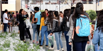 Alumnos que cultiven árboles recibirán beneficios al 
egresar de sus carreras.