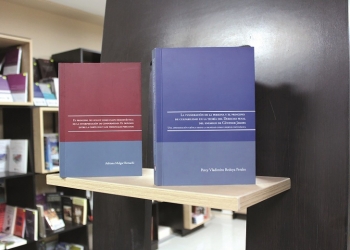 Los libros fueron publicados por el Fondo Editorial de la UCSP.