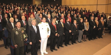 Autoridades de la UCSP en la sesión solemne por los 20 años de fundación.