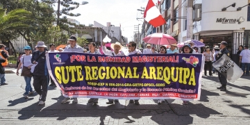 En el sur, Arequipa, Moquegua y Tacna mantienen la paralización docente en los colegios públicos.