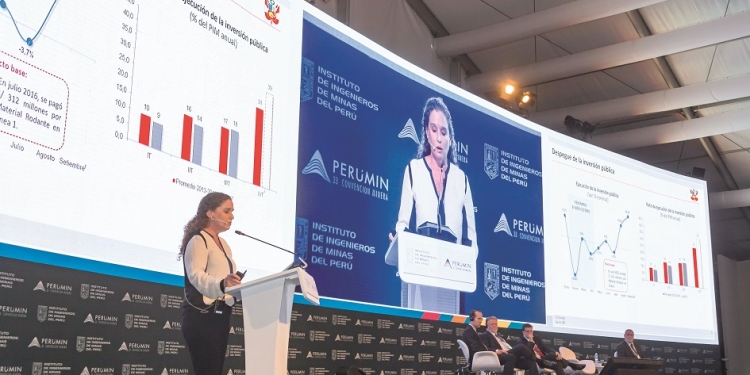 Claudia Cooper dejó en claro la importancia del sector minero para la economía peruana.