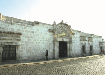 La casona fue llamada “hito en la historia de Arequipa” por el reconocido arquitecto argentino Ramón Gutiérrez.