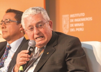 El directivo de Southern Perú, Óscar González Rocha, reclamó más apoyo del Gobierno.
