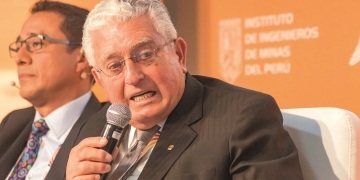 El directivo de Southern Perú, Óscar González Rocha, reclamó más apoyo del Gobierno.