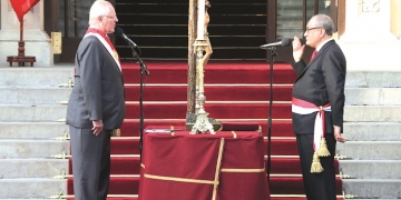 La confianza es un valor que debe vivirse en la escuela.