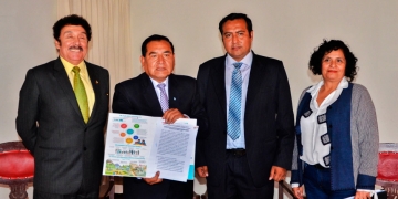 Convenio beneficiará la mejora educativa.