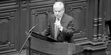 El gabinete Villanueva obtuvo la confianza del Parlamento con 94 votos a favor, 19 en contra (Frente Amplio y Nuevo Perú) y 2 abstenciones (Acción Popular).