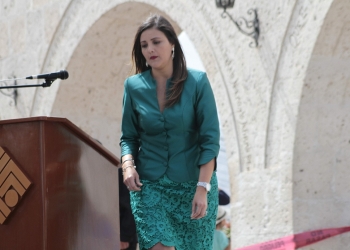 A cuatro meses de culminar su gestión, Yamila Osorio tiene dificultades para destrabar Majes II.