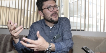 Gonzalo Banda Lazarte es profesor de Ciencia Política en la Universidad Católica San Pablo.
