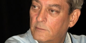 Paul Auster fue nombrado Caballero de la Orden de las Artes y las Letras de Francia en 1992 y recibió el Premio Príncipe de Asturias de las Letras en el 2006.