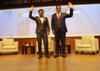 Cáceres e Ísmodes se vieron las caras nuevamente en la UCSM, en el debate organizado por la Agenda para el Desarrollo de Arequipa.