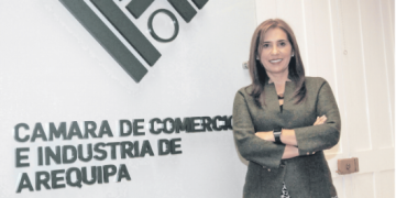 Jessica Rodríguez Gutiérrez es administradora de profesión y tiene una especialización en comercio internacional. Fue elegida presidenta de la Cámara de Comercio e Industria de Arequipa para el periodo 2019-2020.