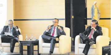 Julio Cáceres pidió que se tomen en cuenta las recomendaciones del estudio hecho por Michael Porter.