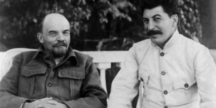 Lenin y Stalin, dos dictadores a quienes se busca ‘normalizar’ a través de algunas películas.