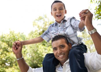 Un hijo no es posesión nuestra, hay que aprender a amarlo con libertad y desprendimiento.