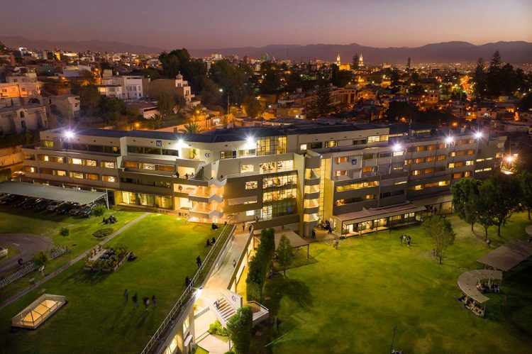La UCSP fue la primera universidad de Arequipa en obtener el licenciamiento. Lo obtuvo el 22 de octubre de 2017.