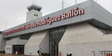 Naves mexicanas trajeron a 230 peruanos y aterrizaron en el aeropuerto de Arequipa.
