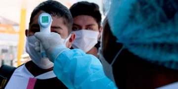 Piquetes de salud en el distrito de Yanahuara se sumaron al control sanitario para frenar propagación del COVID-19.
