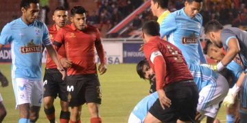 Rebaja de sueldos no llegará al futbol peruano. Al menos no por el momento.