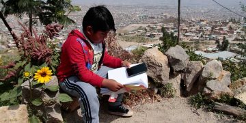 A dos meses del inicio del año escolar, las clases remotas no tienen el éxito esperado.