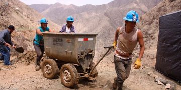 Pequeños mineros de la región deben cumplir protocolo estricto para reanudar sus actividades.