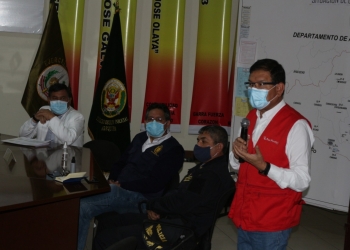 Montenegro volvió a Arequipa para orientar a las autoridades sobre qué hacer frente al impacto de la pandemia.