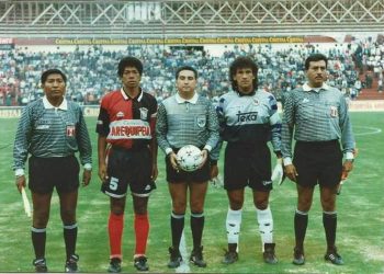 Requena es considerado uno de los defensores y capitanes más correctos y con menos expulsiones del fútbol peruano.