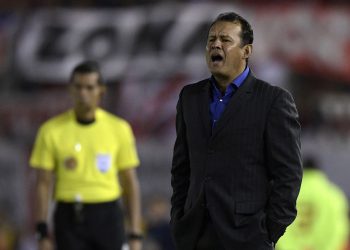 Juan Máximo Reynoso fue el último entrenador peruano en sacar campeón al Melgar en 2015.