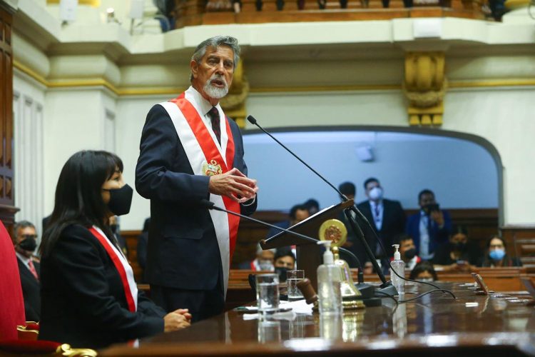 Sagasti juró como presidente del país y dirigió un mensaje reconciliador a todos los peruanos.