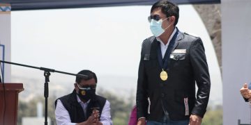 El Poder Judicial “sancionó” al gobernador Elmer Cáceres Llica por no implementar plan contra el coronavirus.