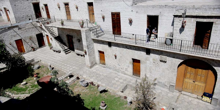 El nombre de La Cabezona, surgió por el apodo de Manuela Bellido, una de las propietarias de esta hacienda habitacional en el siglo XIX.