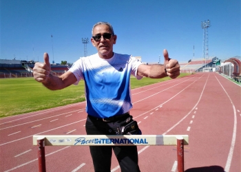 Julio Pérez, entrena todas las mañanas en el Estadio Melgar. Fue instructor de grandes atletas olímpicos como Mario Bazán Argandoña.