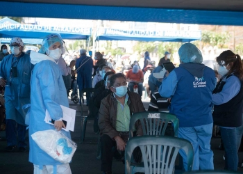 Falta de planificación en vacunación contra el covid, deja en el ‘aire’ a 90 000 personas en Arequipa.