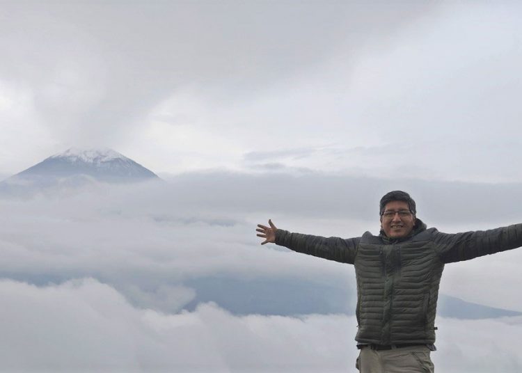 Iván Contreras, comenzó a practicar el andinismo a los 36 años de edad y encontró en este deporte, un nuevo y mejor estilo de vida.
