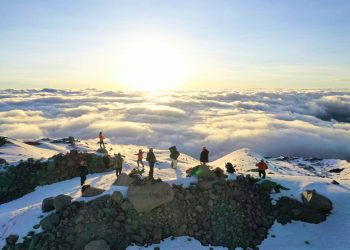 Arequipa destaca por ser un lugar ideal para la práctica de estos deportes, especialmente el andinismo, por la variedad y características de sus volcanes.