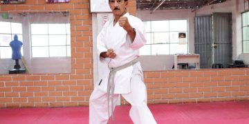 Ramírez, además de ser maestro, se desempeña como árbitro, evaluador e instructor.