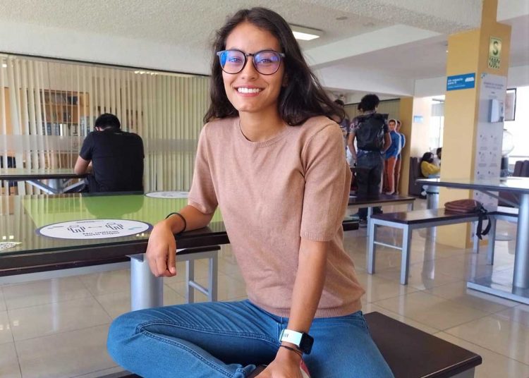 Paula Mayorga, estudia el cuarto año de Ingeniería Civil en la Universidad Católica San Pablo y busca clasificar a los próximos campeonatos sudamericanos de atletismo.