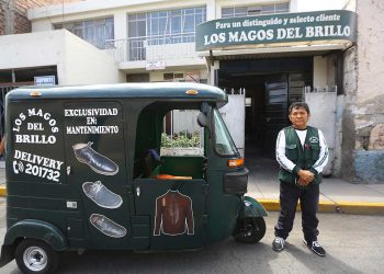 Desde los 9 años, Alfredo  es 'cajonero' en el centro de la ciudad de Arequipa.