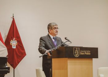 José Luis Sardón, también criticó que el TC haya declarado la inconstitucionalidad de la
llamada Ley contra el transfuguismo.