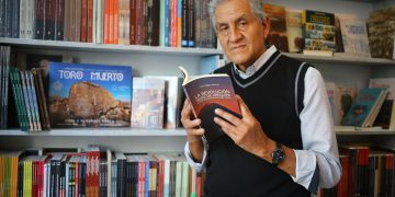Misael Ramos lleva 30 años como librero. Dirige ‘Licántropo’ desde 2019.