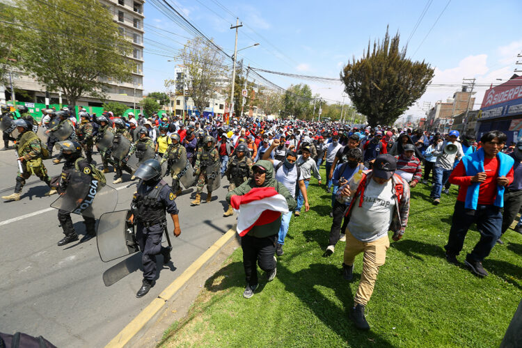 En opinión de Manuel Ugarte, la violencia detrás de las protestas es propia de organizaciones antidemocráticas y contrarias a la legalidad.