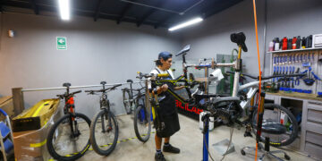 Este emprendimiento de reparación de bicicletas se inició para atender las necesidades de los ciclistas.