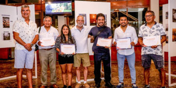 El rector de la UCSP, el doctor Alonso Quintanilla entregó los premios en el club Mejía.