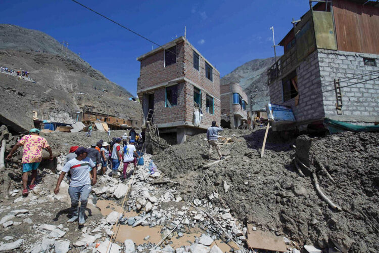 Mientras algunos pobladores de las zonas afectadas no quieren ser reubicados, otros optan por regresar a sus lugares de origen. (Fuente: Andina Noticias)