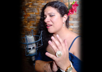 Fátima Quiroz Miraval, interpreta la música flamenca y afroperuana, en la agrupación Cruel Alegría.