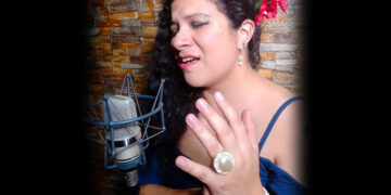 Fátima Quiroz Miraval, interpreta la música flamenca y afroperuana, en la agrupación Cruel Alegría.